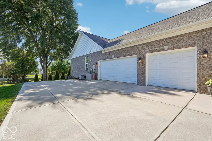 287 S Woodridge Drive, Pittsboro, IN 46167 - #3
