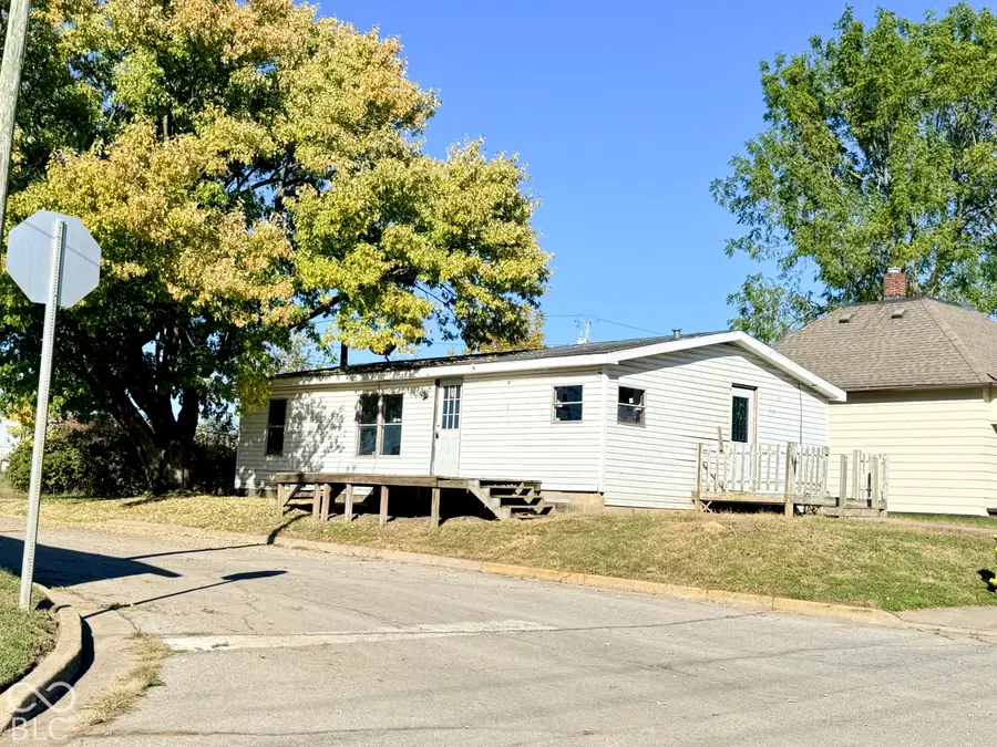 1002 Tuttle Avenue, Crawfordsville, IN 47933 - #2