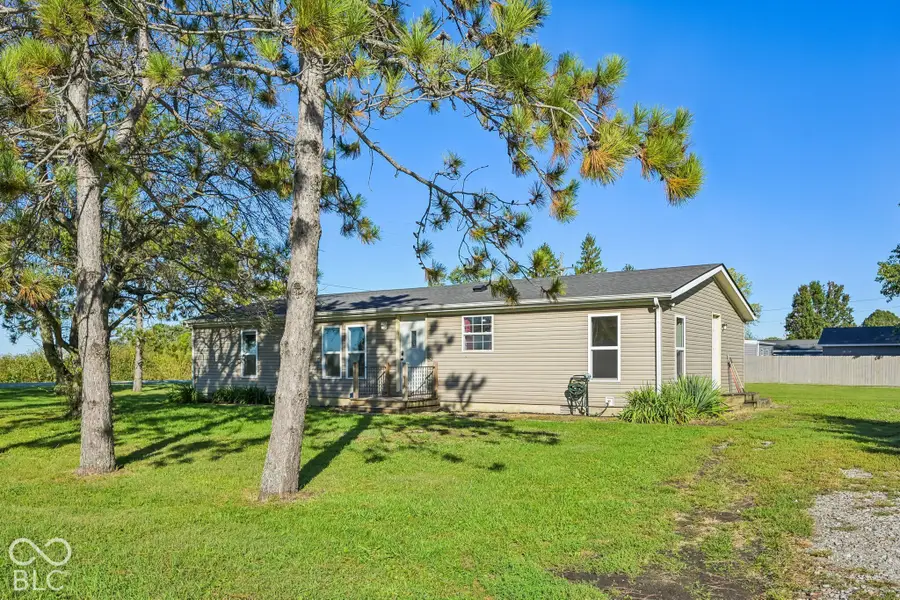 106 W Jackson Street, Kirklin, IN 46050 - #2