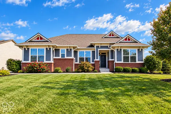 2475 Stonehaven Way, Avon, IN 46123