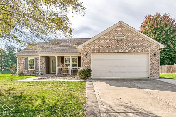 7203 Oakview Drive, Avon, IN 46123