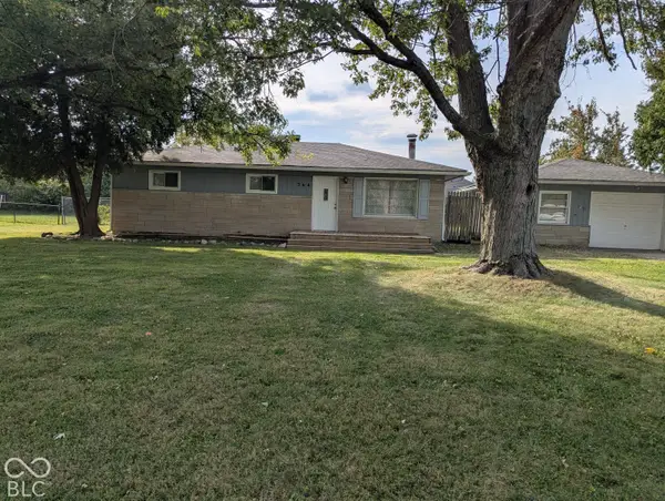 364 Robbins Drive, Greenwood, IN 46142