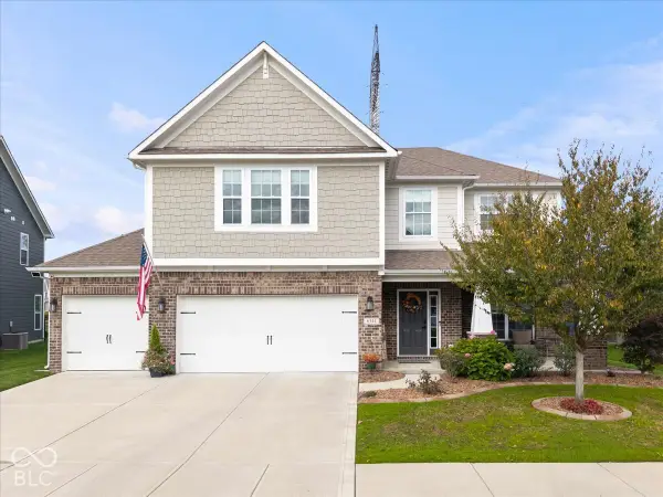 6344 Sugar Maple Drive, Zionsville, IN 46077