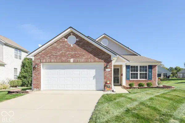 1031 Lincoln Park West Drive, Greenwood, IN 46142
