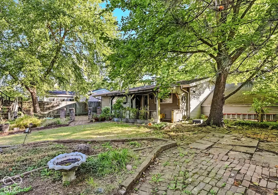 2820 Lucas Way, Columbus, IN 47203 - #3