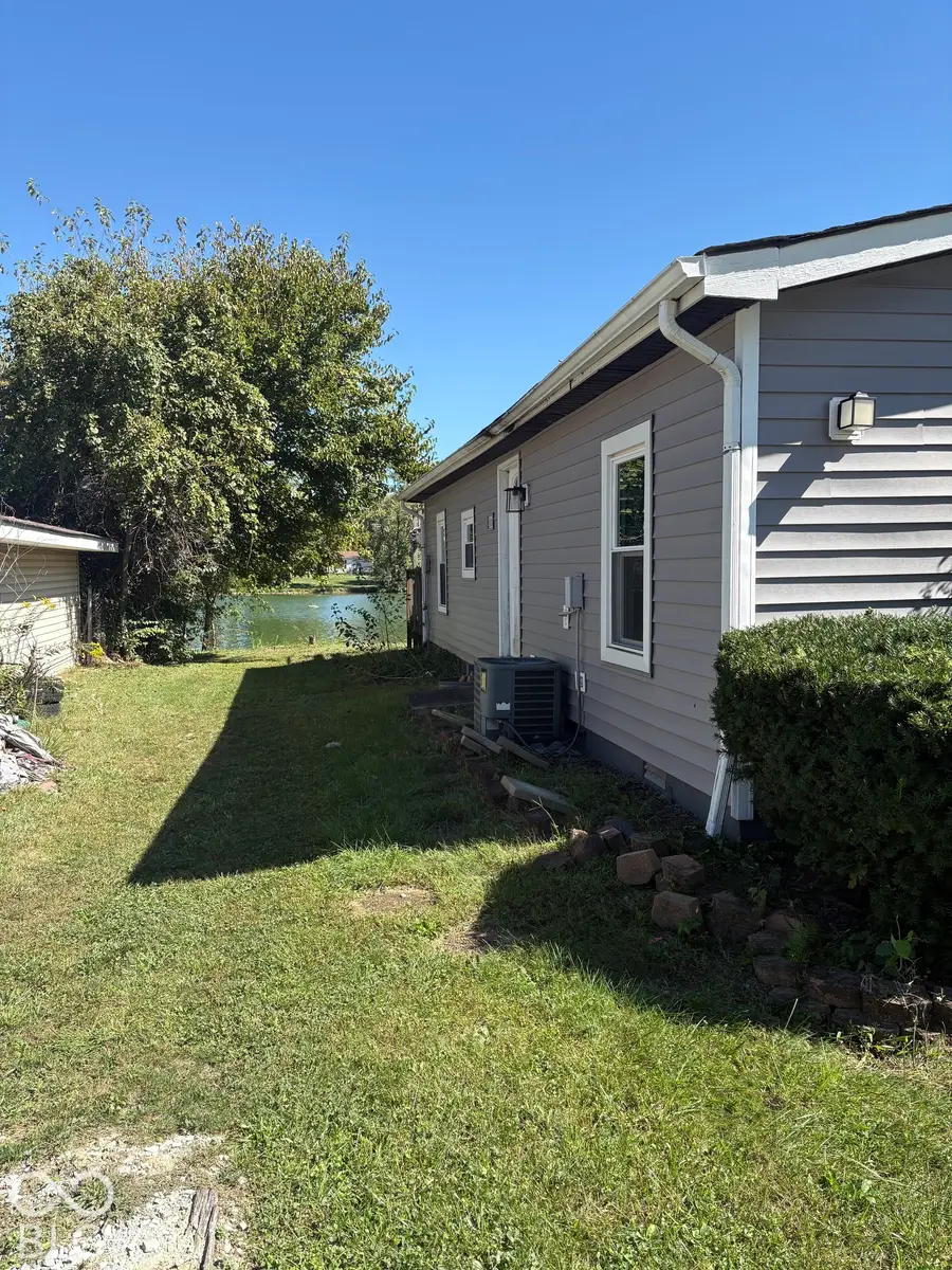 75 Fountain Lake Drive, Greenfield, IN 46140 - #2