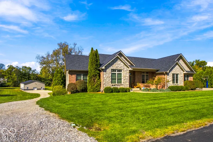 2532 Woodland Farms Drive, Columbus, IN 47201 - #2