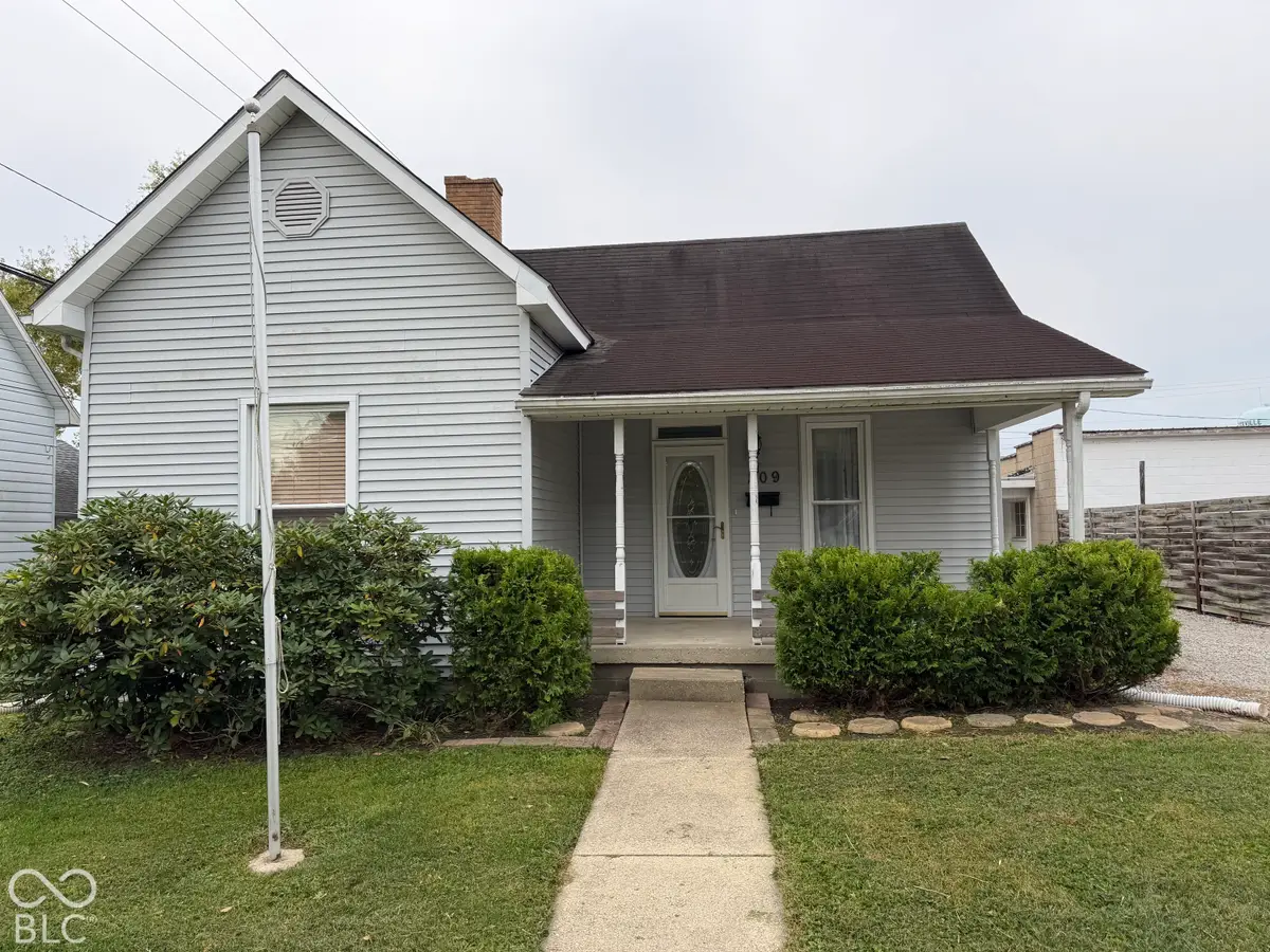 209 E High Street, Rockville, IN 47872 - #1