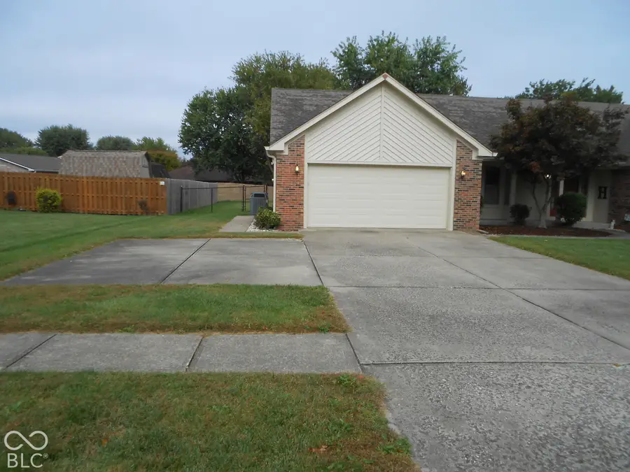 552 Echo Bend Boulevard, Greenwood, IN 46142 - #2