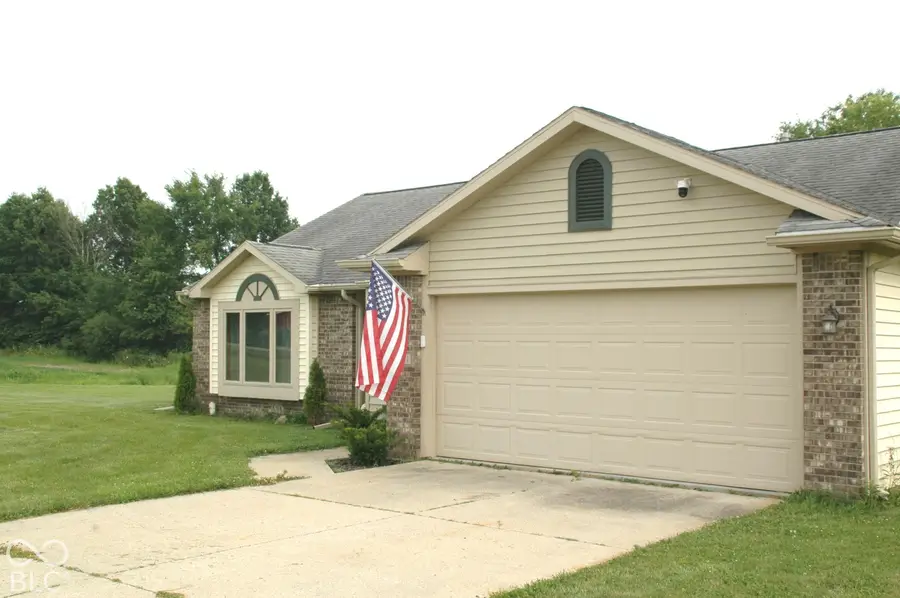 4011 W Till Road, Fort Wayne, IN 46818 - #2
