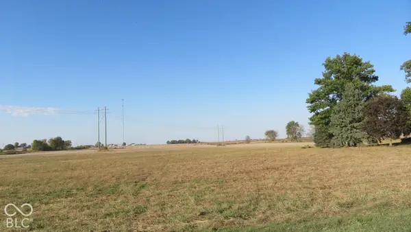 700 E North Road, Crawfordsville, IN 47933