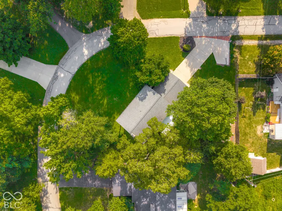 9231 N Cherry Hills Drive, Columbus, IN 47201 - #2