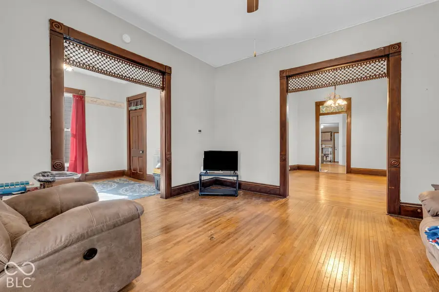 634 Hutchins Avenue, Columbus, IN 47201 - #3