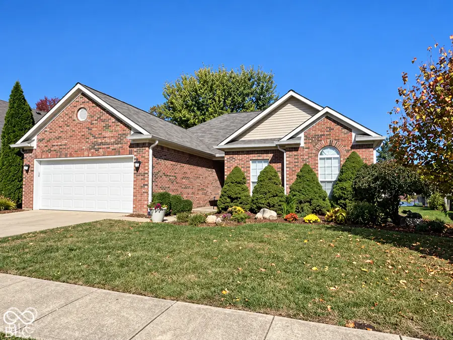 4352 W Summerhaven Drive, New Palestine, IN 46163 - #2