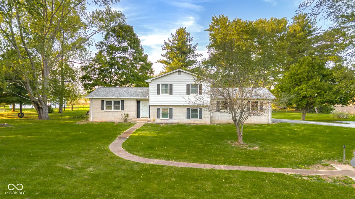 3660 E 300 S, Columbus, IN 47201 - #1