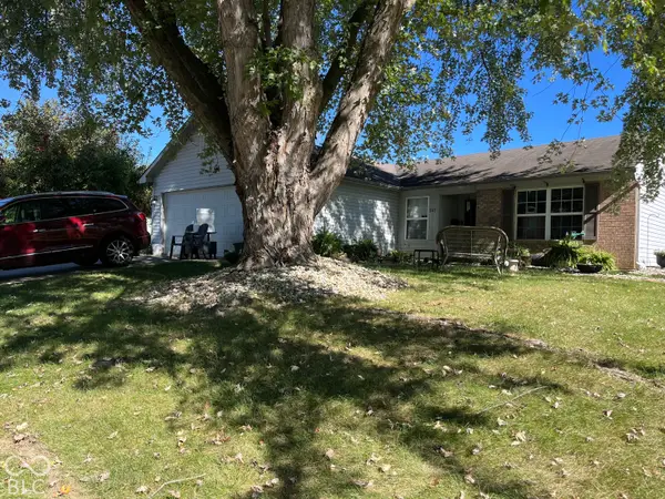 542 Woodfield Circle, Avon, IN 46123