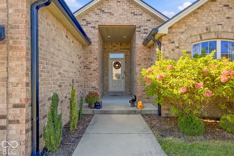 4352 Westminster Place, Columbus, IN 47201 - #3