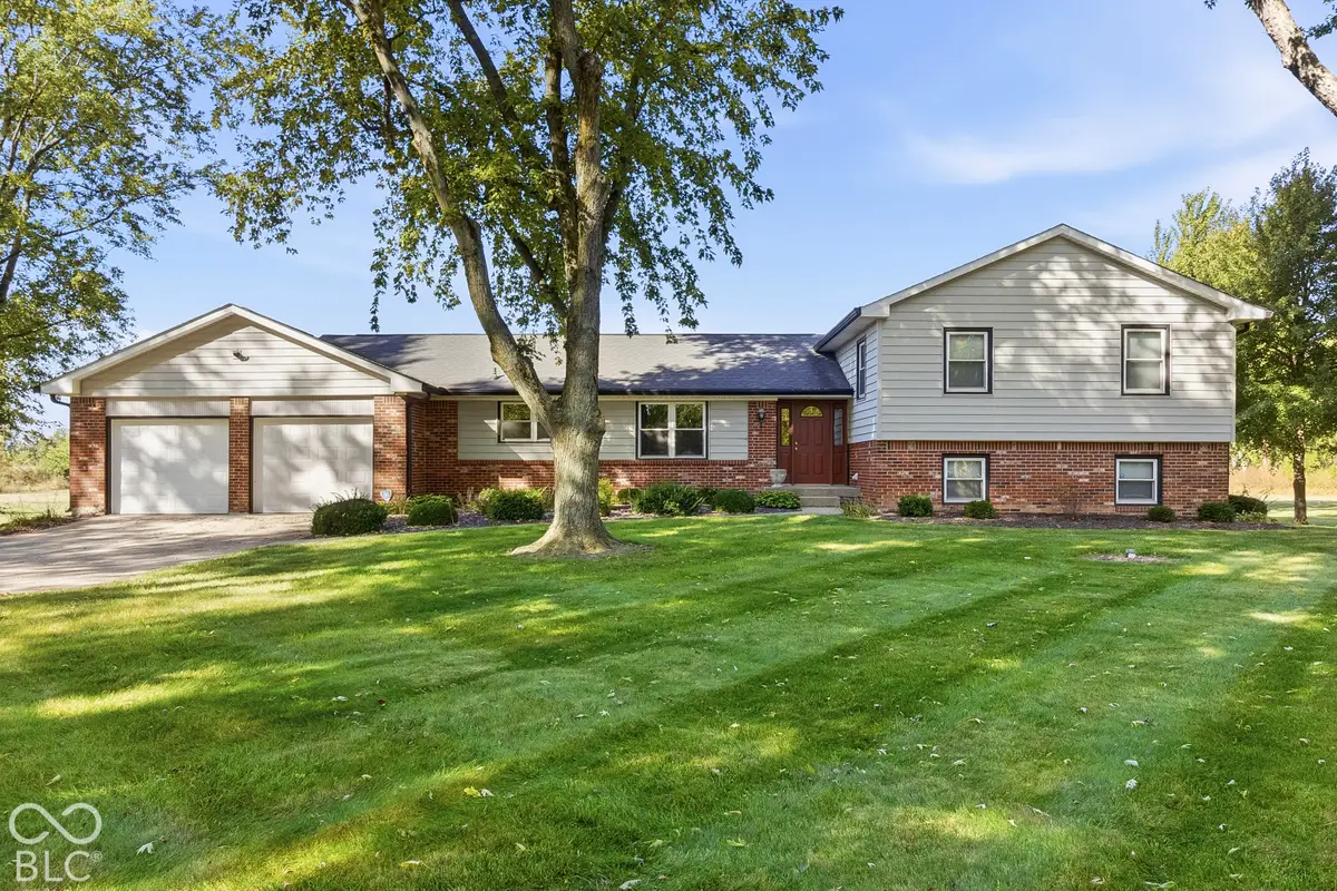 916 N 350 W, Greenfield, IN 46140 - #1