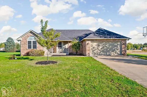 2420 E Mill Stream Drive, Greenfield, IN 46140