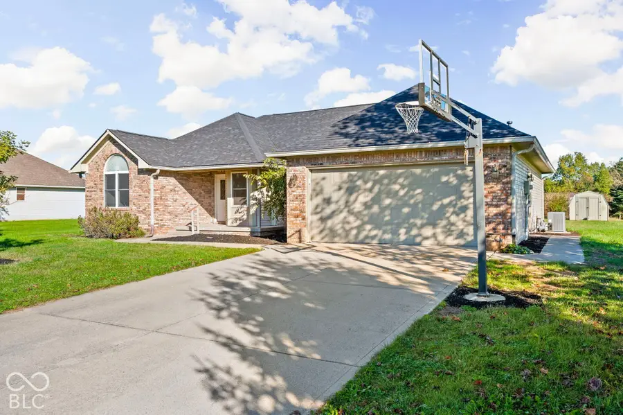 2420 E Mill Stream Drive, Greenfield, IN 46140 - #2