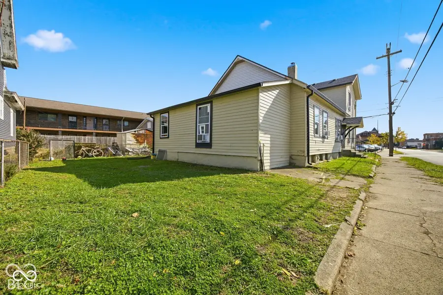 58 W Franklin Street, Shelbyville, IN 46176 - #2