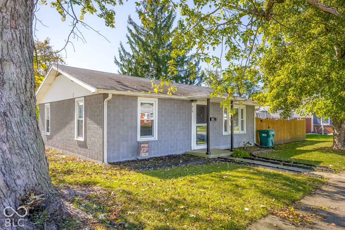 819 Washington Street, Hope, IN 47246 - #1