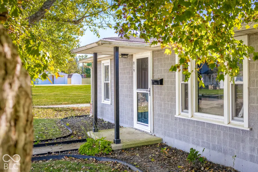 819 Washington Street, Hope, IN 47246 - #3