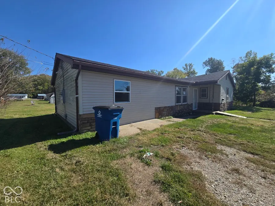 302 E Neal Street, Jasonville, IN 47438 - #3
