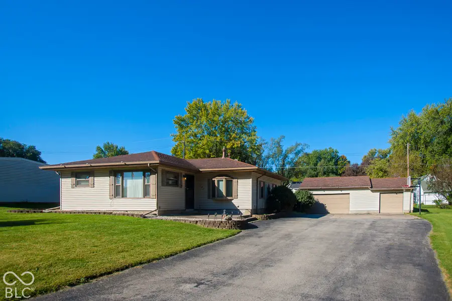 1107 S Fullhart Drive, Muncie, IN 47302 - #2