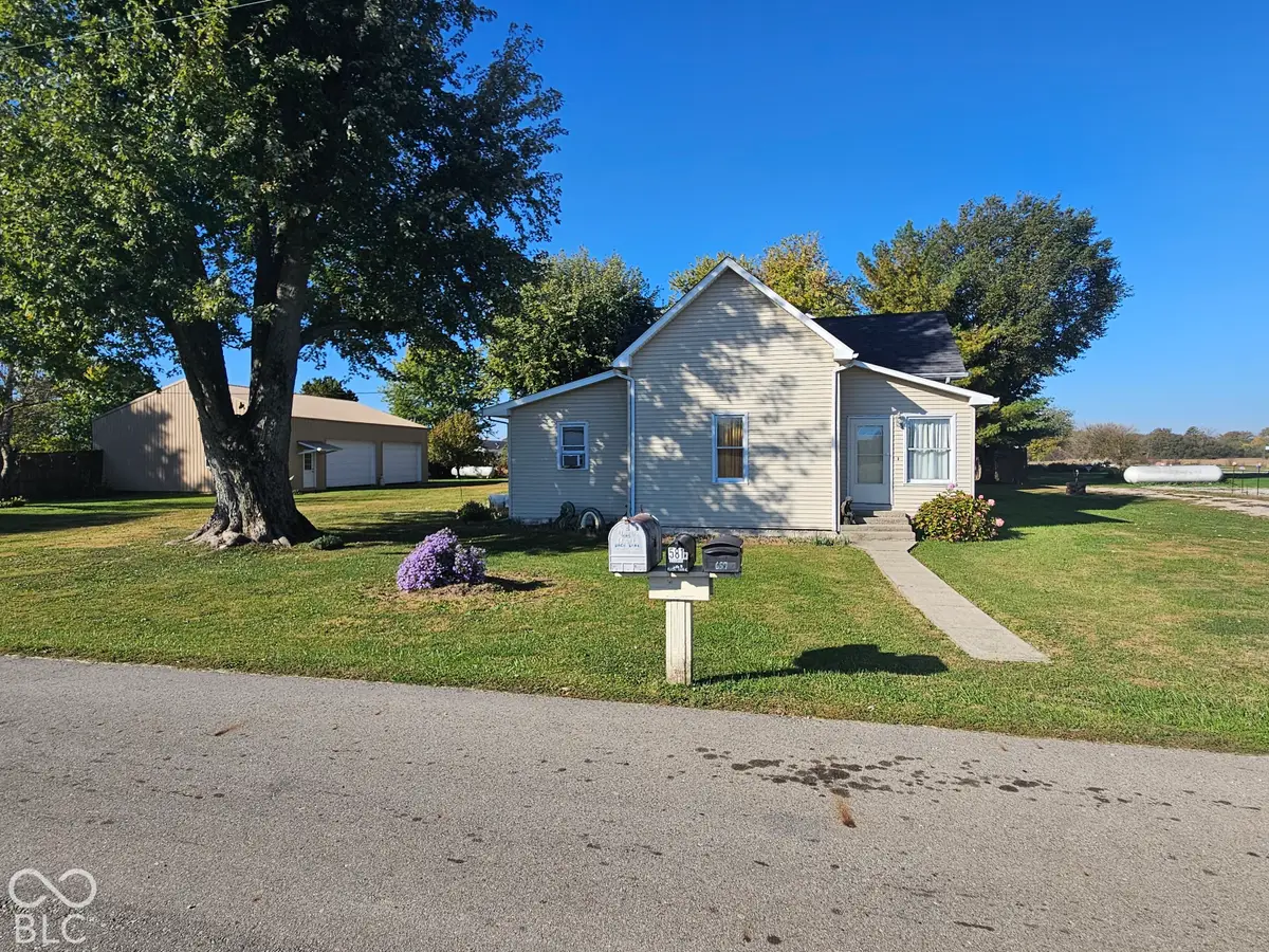 657 N 350 W, Shelbyville, IN 46176 - #1