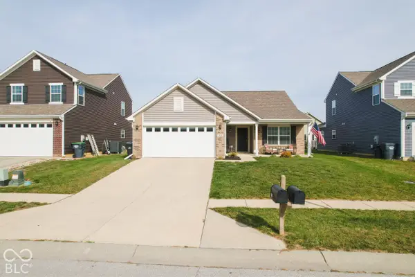 808 Coralberry Lane, Greenwood, IN 46143