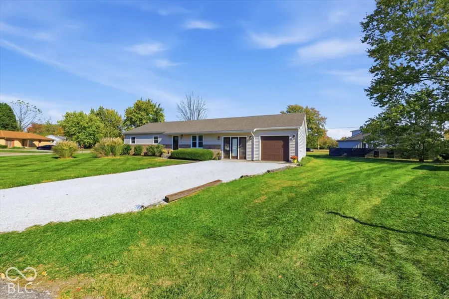 2854 S Oakland Drive, Shelbyville, IN 46176 - #3