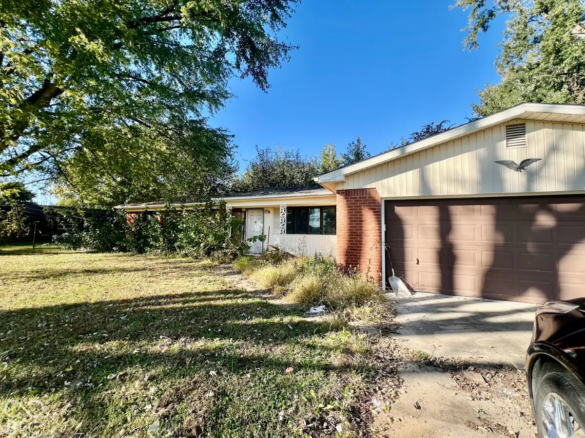 6314 E Highland Court, Columbus, IN 47203 - #1