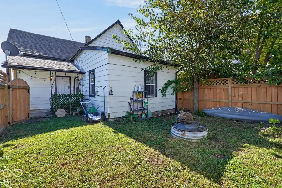 611 Center Street, Shelbyville, IN 46176 - #2