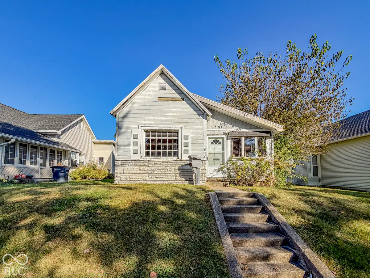 910 S B Street, Elwood, IN 46036 - #1