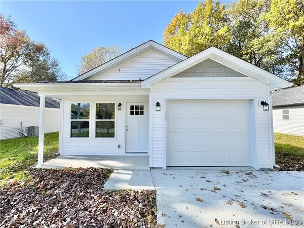 364 Oak Street, Austin, IN 47102