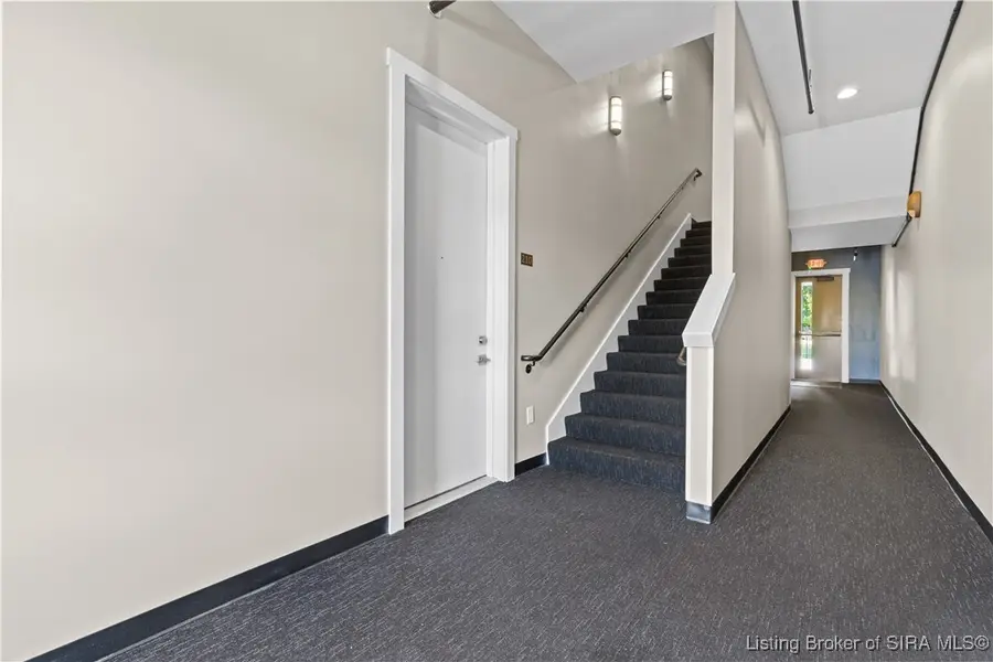 210 Mulberry Street, Jeffersonville, IN 47130 - #2