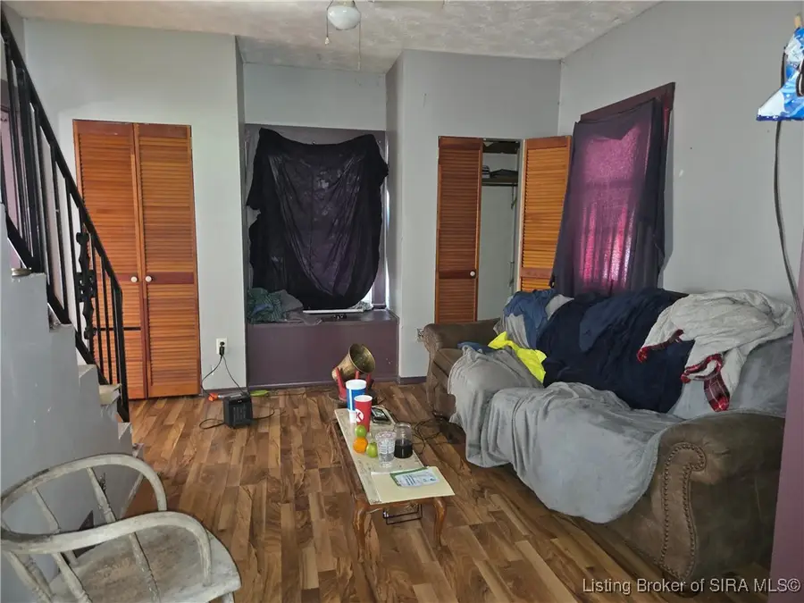 819 E Utica Street, Sellersburg, IN 47172 - #2