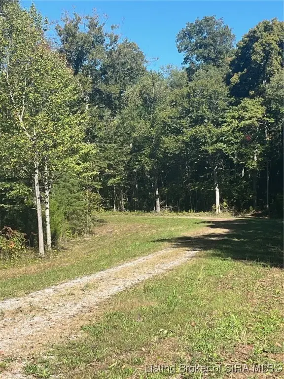 3250 S Wathen Road, Pekin, IN 47165