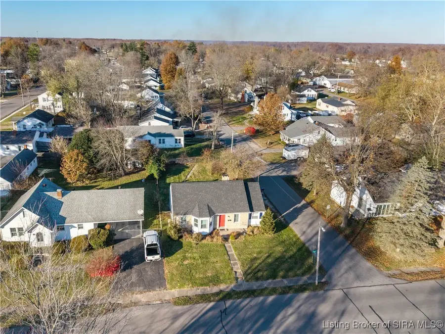 512 W Owen Street, Scottsburg, IN 47170 - #3