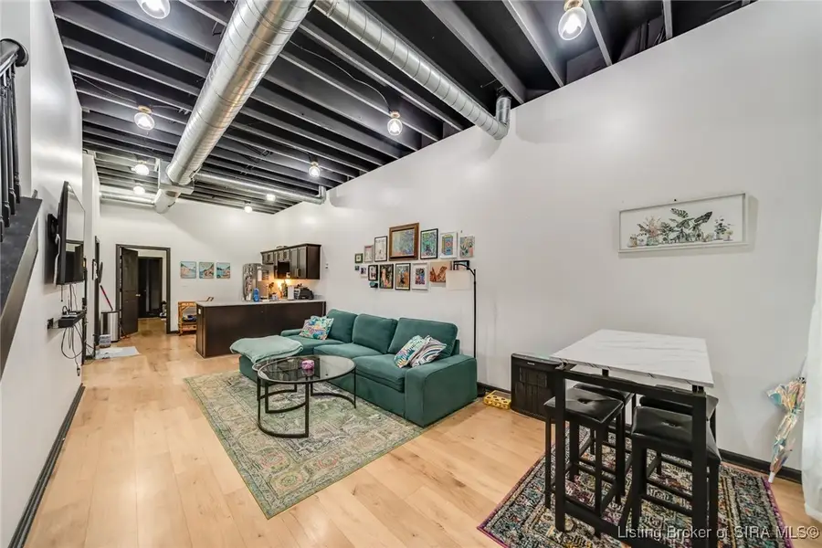 719 E 9th Street, Jeffersonville, IN 47130 - #3