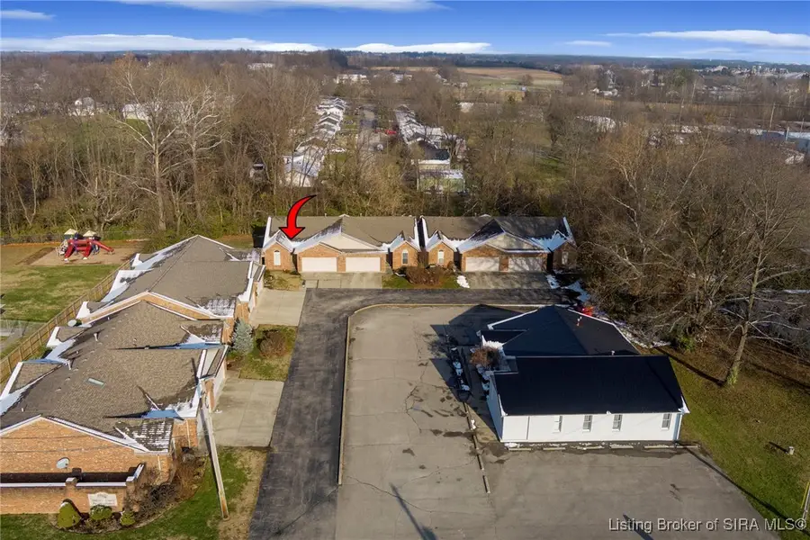 807 S Indiana Avenue #5, Sellersburg, IN 47172 - #2