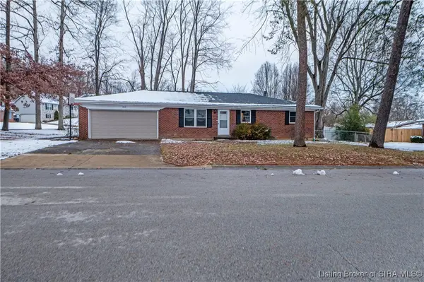 212 Village Pine Drive, New Albany, IN 47150