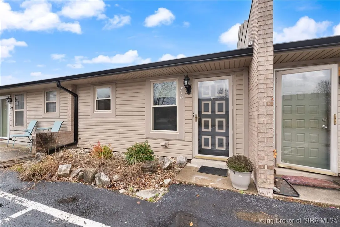710 Victoria Court, New Albany, IN 47150 - #1
