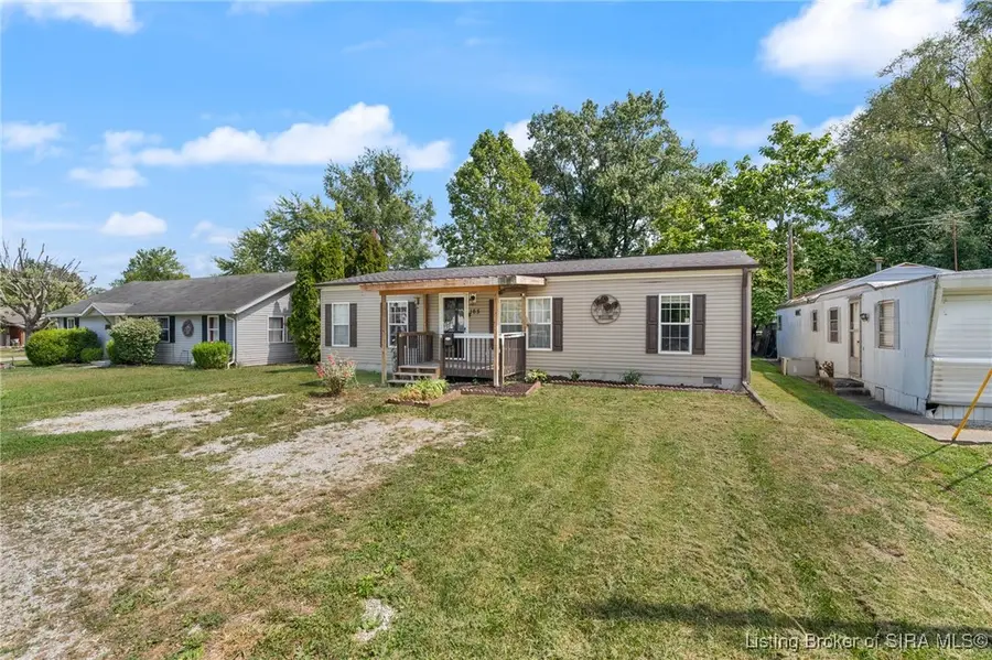 165 N 4th Street, Scottsburg, IN 47170 - #3