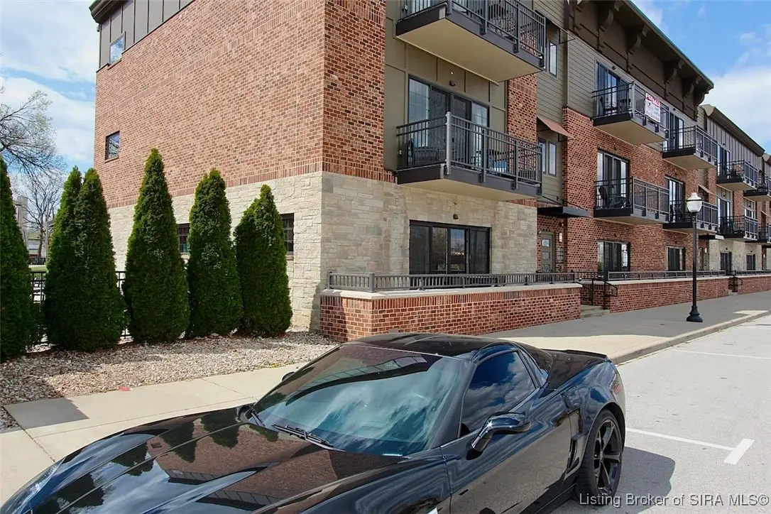 210 Mulberry Street, Jeffersonville, IN 47130 - #1