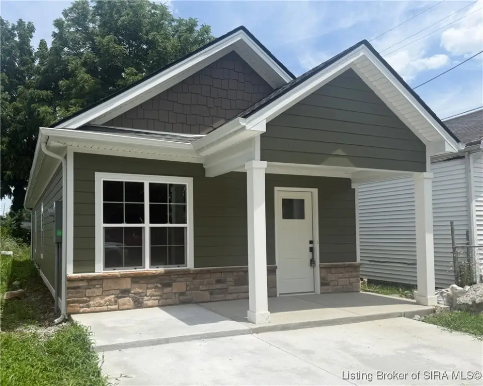 330 E 16th Street, New Albany, IN 47150 - #1