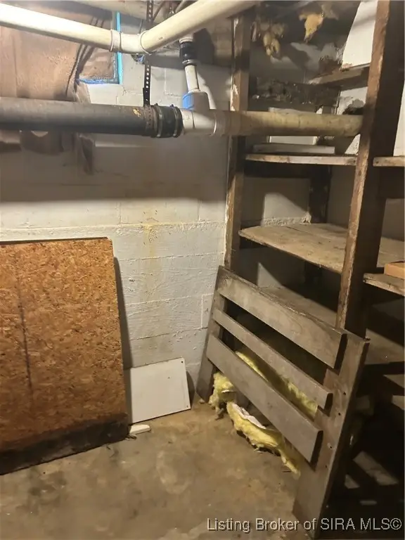 905 N Locust Street, Salem, IN 47167 - #3