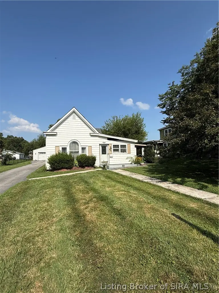 605 Lincoln Boulevard, Sellersburg, IN 47172 - #2