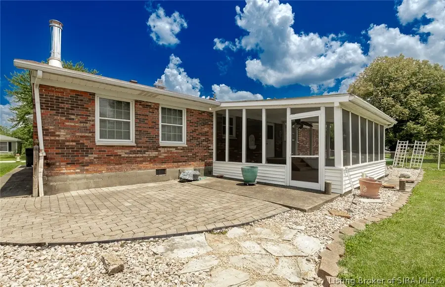 28 Brookview Drive, New Albany, IN 47150 - #3